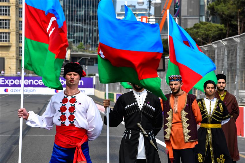 Baku City Circuit Flags on grid